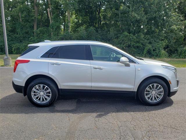 Photo of 2019 Radiant Silver Metallic Cadillac XT5