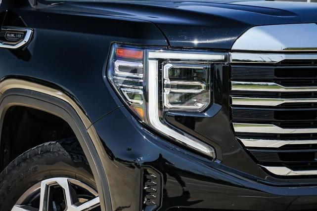 Photo of 2024 Onyx Black GMC Sierra 1500