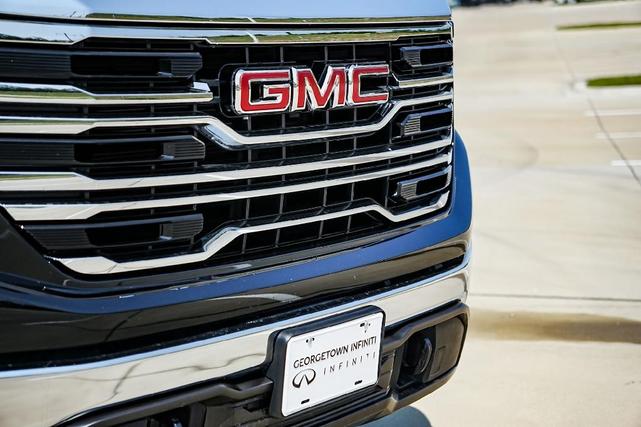 Photo of 2024 Onyx Black GMC Sierra 1500