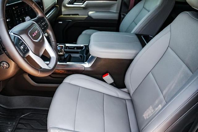 Photo of 2024 Onyx Black GMC Sierra 1500