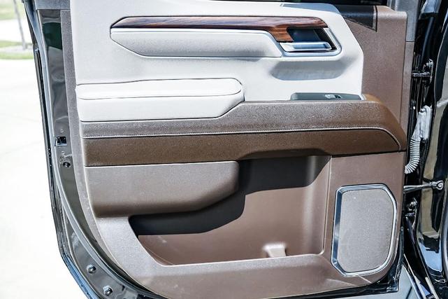 Photo of 2024 Onyx Black GMC Sierra 1500