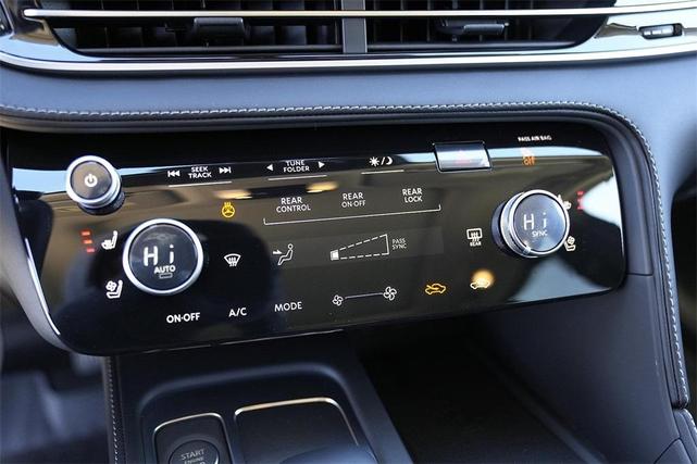 Photo of 2025 Diamond Black INFINITI QX60