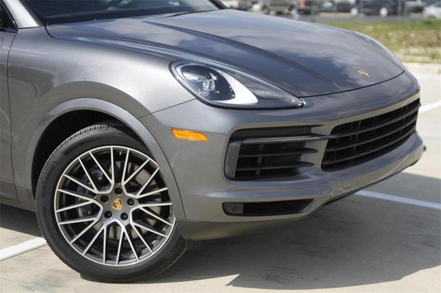 Photo of 2022 Quartzite Grey Metallic Porsche Cayenne