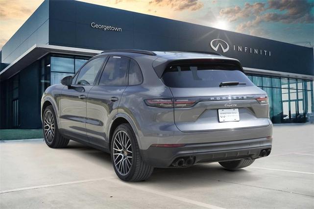 Photo of 2022 Quartzite Grey Metallic Porsche Cayenne