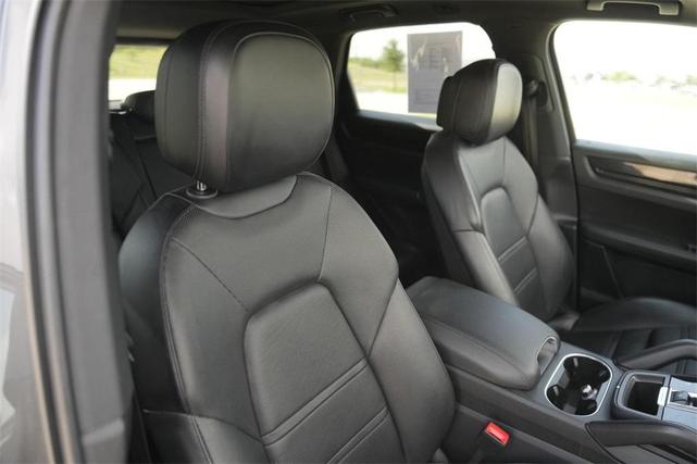 Photo of 2022 Quartzite Grey Metallic Porsche Cayenne