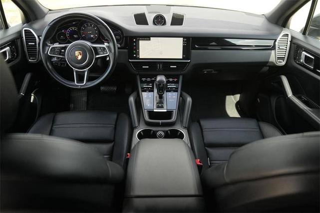 Photo of 2022 Quartzite Grey Metallic Porsche Cayenne