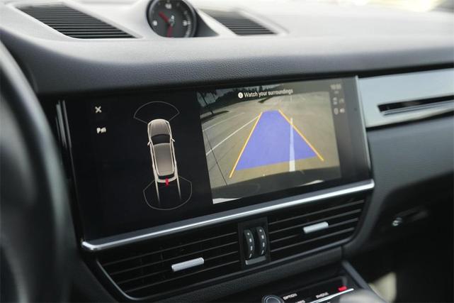 Photo of 2022 Quartzite Grey Metallic Porsche Cayenne
