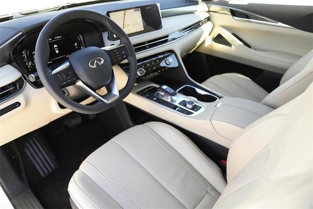 Photo of 2025 Majestic White INFINITI QX60