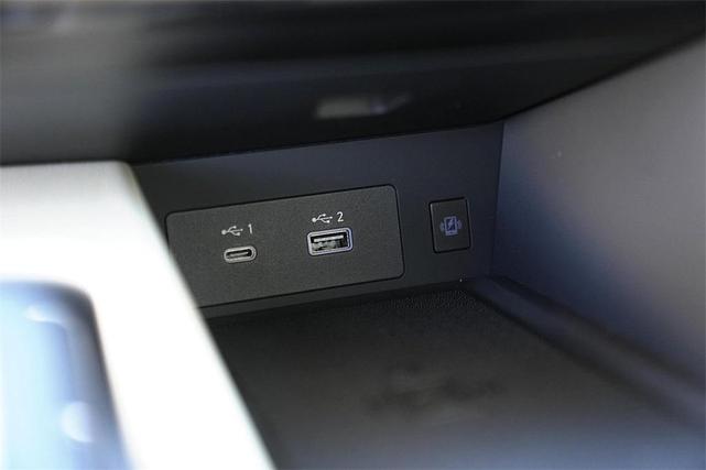 Photo of 2025 Majestic White INFINITI QX60