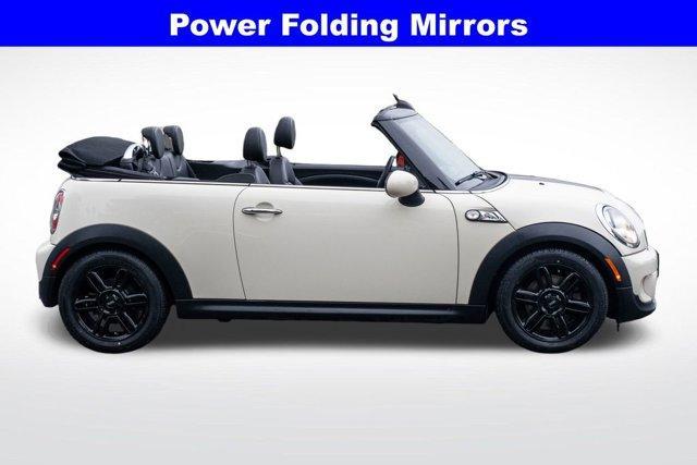 Photo of 2014 Pepper White MINI Convertible