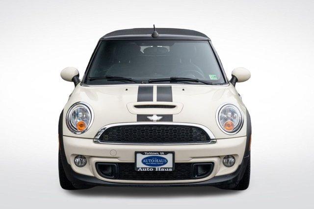 Photo of 2014 Pepper White MINI Convertible