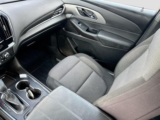 Photo of 2023 Sterling Gray Metallic Chevrolet Traverse