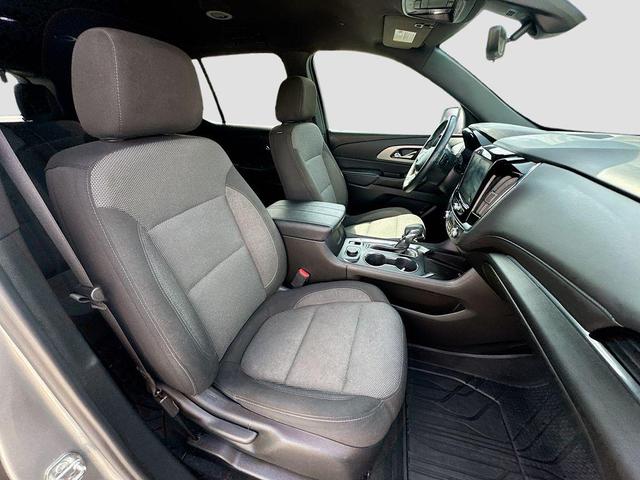 Photo of 2023 Sterling Gray Metallic Chevrolet Traverse