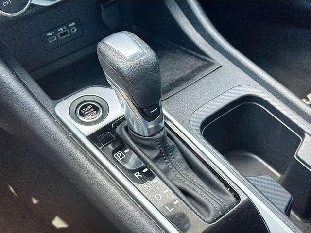 Photo of 2022 Cloud White Nissan Sentra