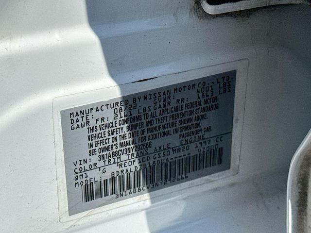 Photo of 2022 Cloud White Nissan Sentra