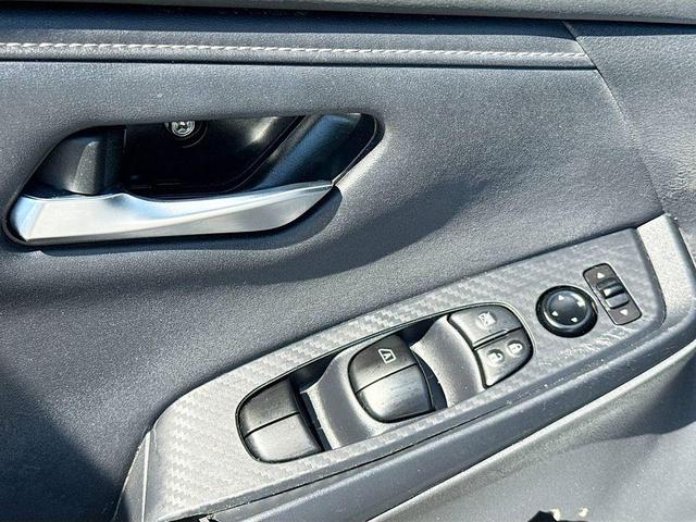 Photo of 2022 Cloud White Nissan Sentra
