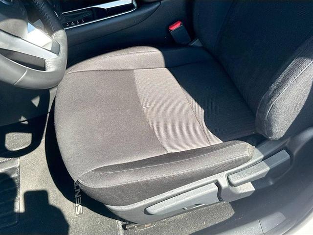 Photo of 2022 Cloud White Nissan Sentra
