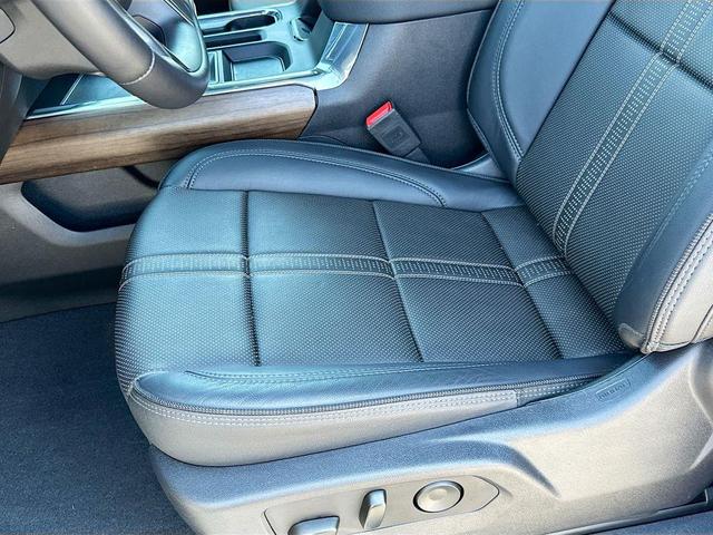 Photo of 2025 Iridescent Pearl Tricoat Chevrolet Silverado 1500
