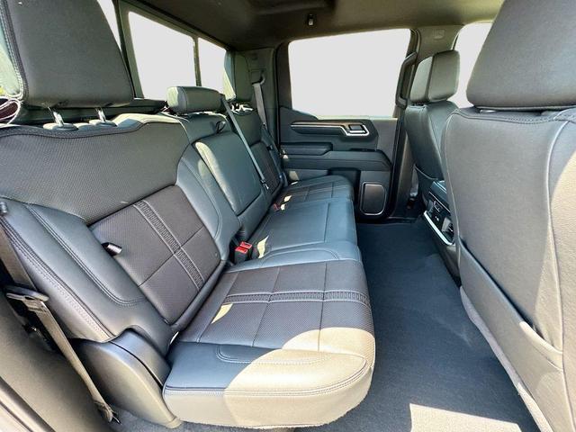Photo of 2025 Iridescent Pearl Tricoat Chevrolet Silverado 1500