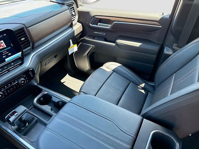 Photo of 2025 Iridescent Pearl Tricoat Chevrolet Silverado 1500