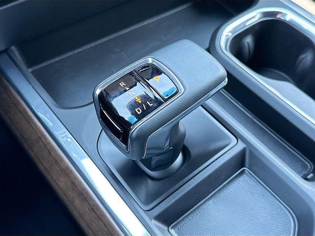 Photo of 2025 Iridescent Pearl Tricoat Chevrolet Silverado 1500