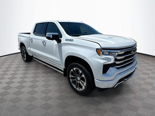 Photo of 2025 Iridescent Pearl Tricoat Chevrolet Silverado 1500