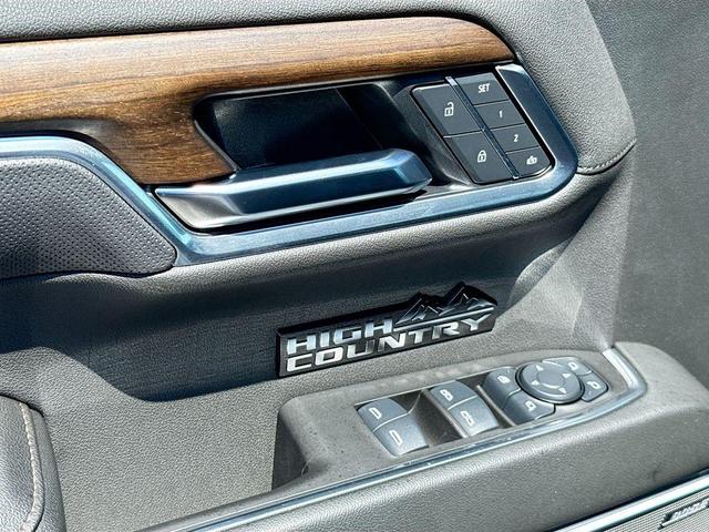 Photo of 2025 Iridescent Pearl Tricoat Chevrolet Silverado 1500