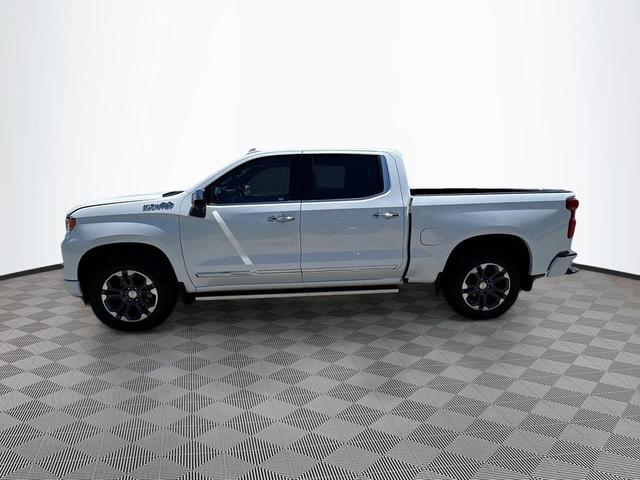 Photo of 2025 Iridescent Pearl Tricoat Chevrolet Silverado 1500