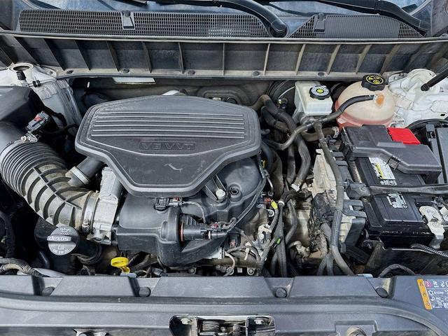 Photo of 2019 Summit White GMC Acadia