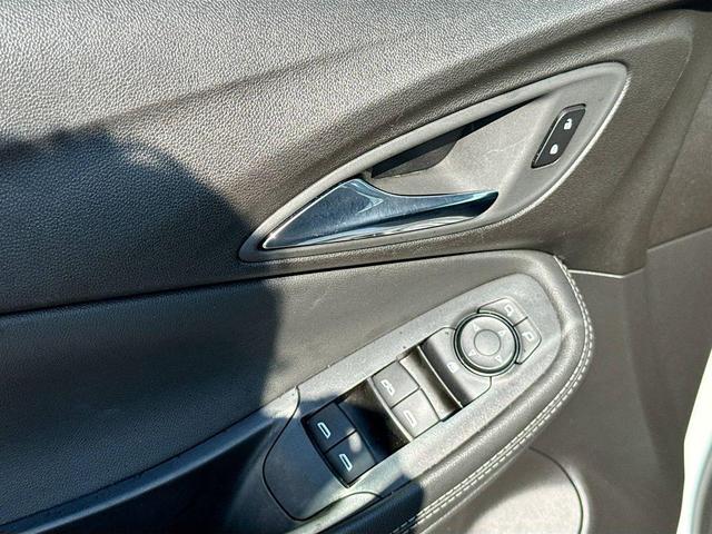 Photo of 2024 Summit White Buick Encore GX