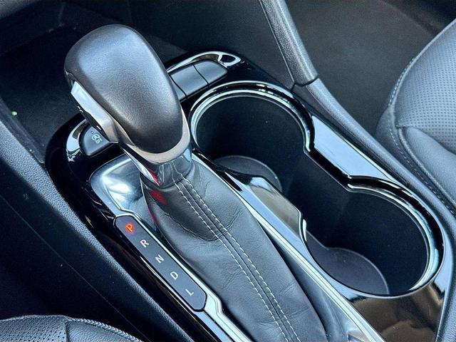 Photo of 2024 Summit White Buick Encore GX