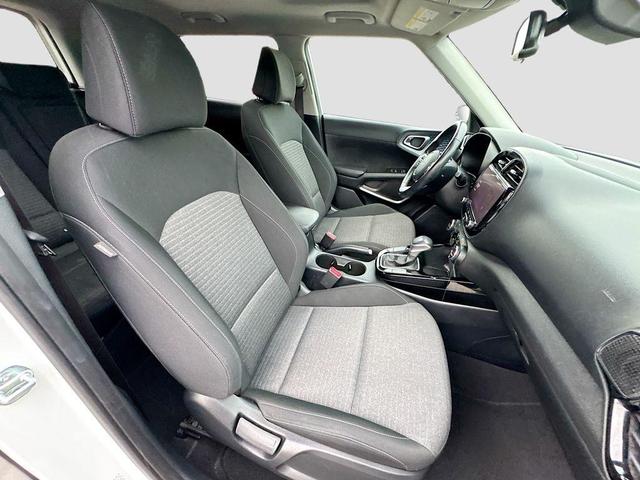 Photo of 2023 Snow White Pearl Kia Soul