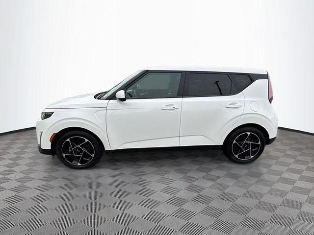 Photo of 2023 Snow White Pearl Kia Soul