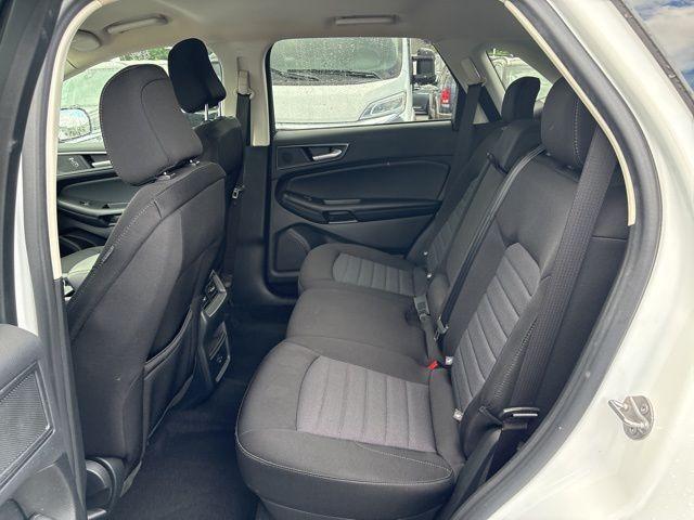 Photo of 2022 Oxford White Ford Edge