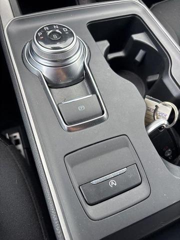 Photo of 2022 Oxford White Ford Edge