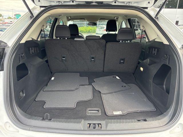 Photo of 2022 Oxford White Ford Edge