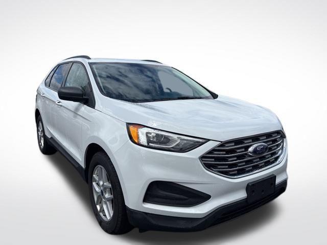 Photo of 2022 Oxford White Ford Edge