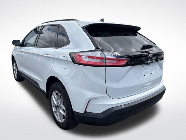 Photo of 2022 Oxford White Ford Edge
