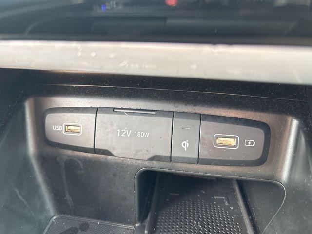 Photo of 2024 White Pearl Hyundai TUCSON