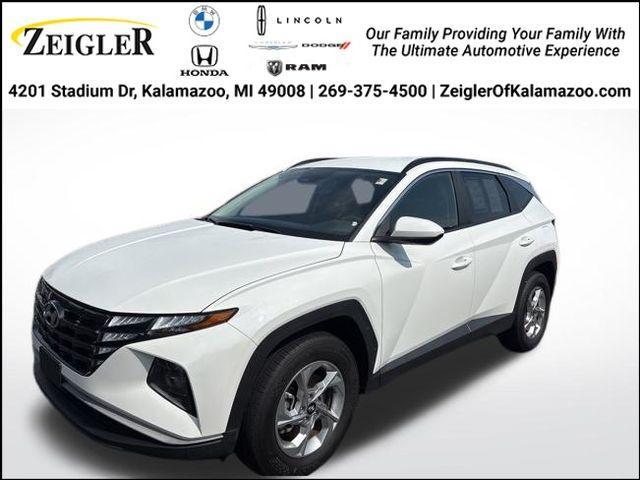 Photo of 2024 White Pearl Hyundai TUCSON
