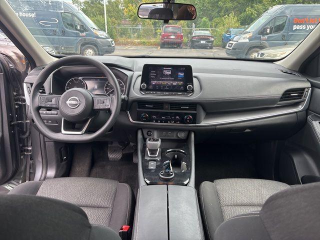 Photo of 2024 Gun Metallic Nissan Rogue