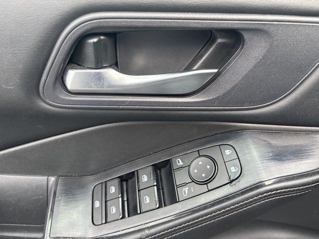 Photo of 2024 Gun Metallic Nissan Rogue
