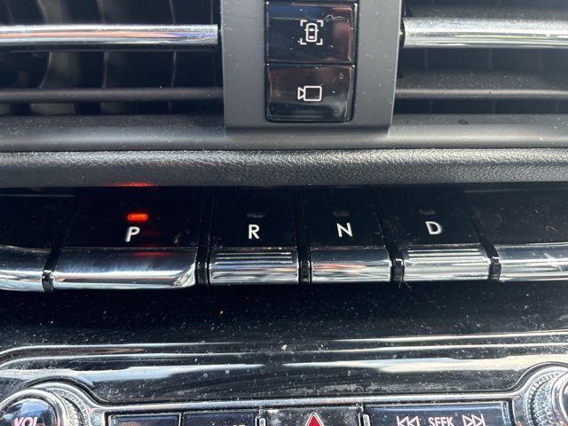 Photo of 2022 Red Carpet Metallic Tinted Clearcoat Lincoln Corsair