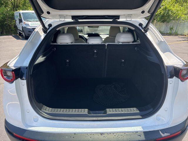 Photo of 2022 Snowflake White Pearl Mazda CX-30