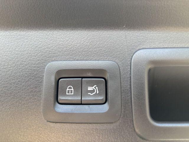 Photo of 2022 Snowflake White Pearl Mazda CX-30
