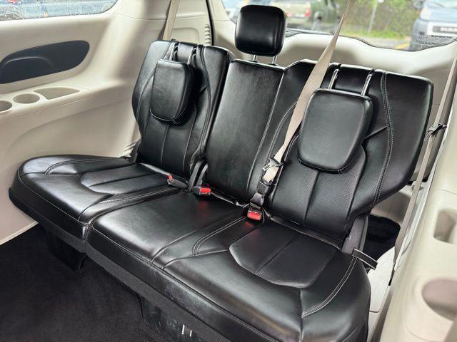 Photo of 2024 Bright White Clearcoat Chrysler Pacifica
