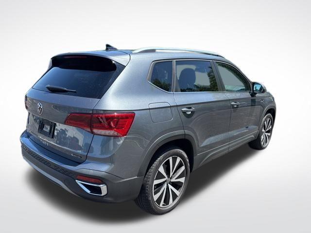 Photo of 2022 Platinum Gray Metallic Volkswagen Taos