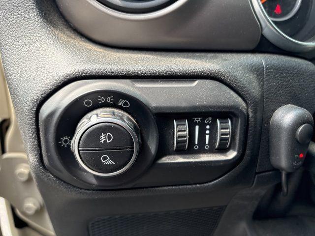 Photo of 2020 Gobi Clearcoat Jeep Gladiator