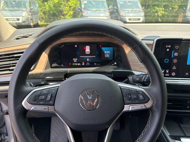 Photo of 2024 Silver Bird Metallic Volkswagen Atlas