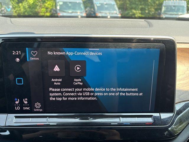 Photo of 2024 Silver Bird Metallic Volkswagen Atlas